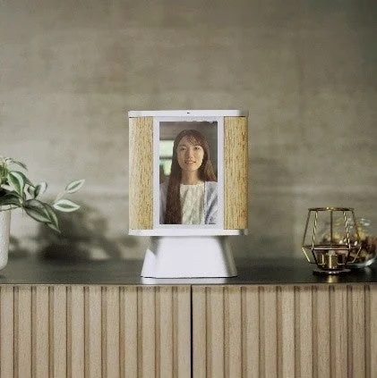 コミュニケーションできる仏壇「COHACO（コハコ）」