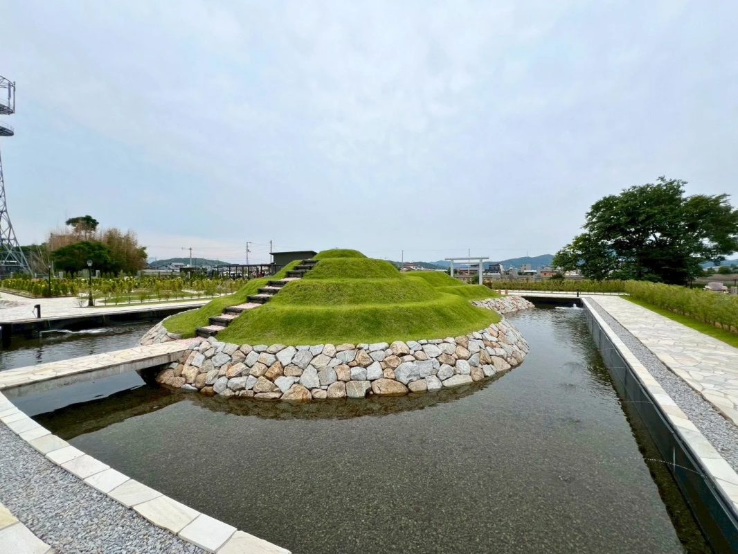 庭園のような古墳墓の風景