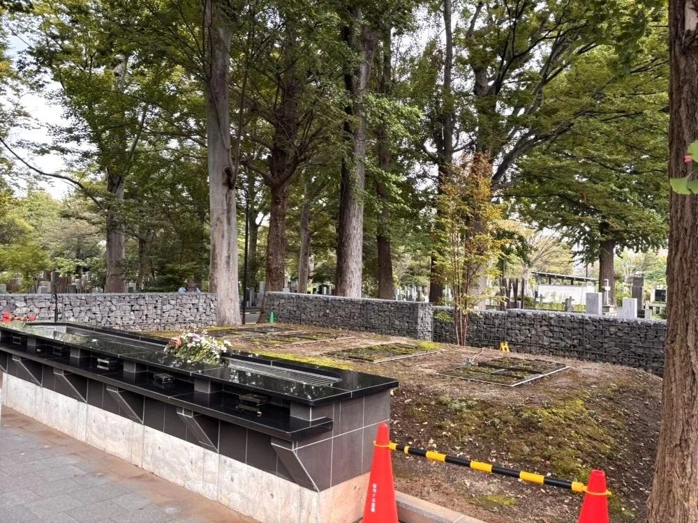樹林型合葬埋蔵施設(雑司ケ谷霊園)