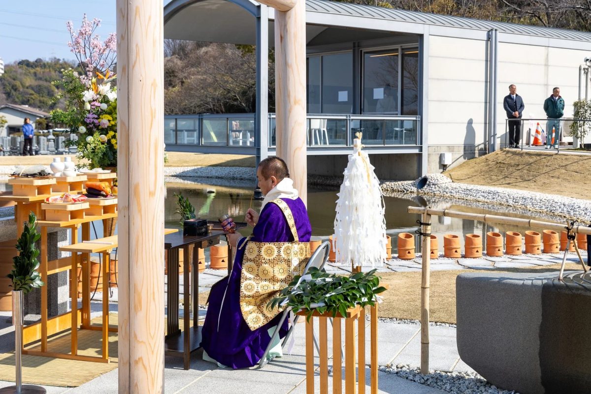 僧侶による儀式風景